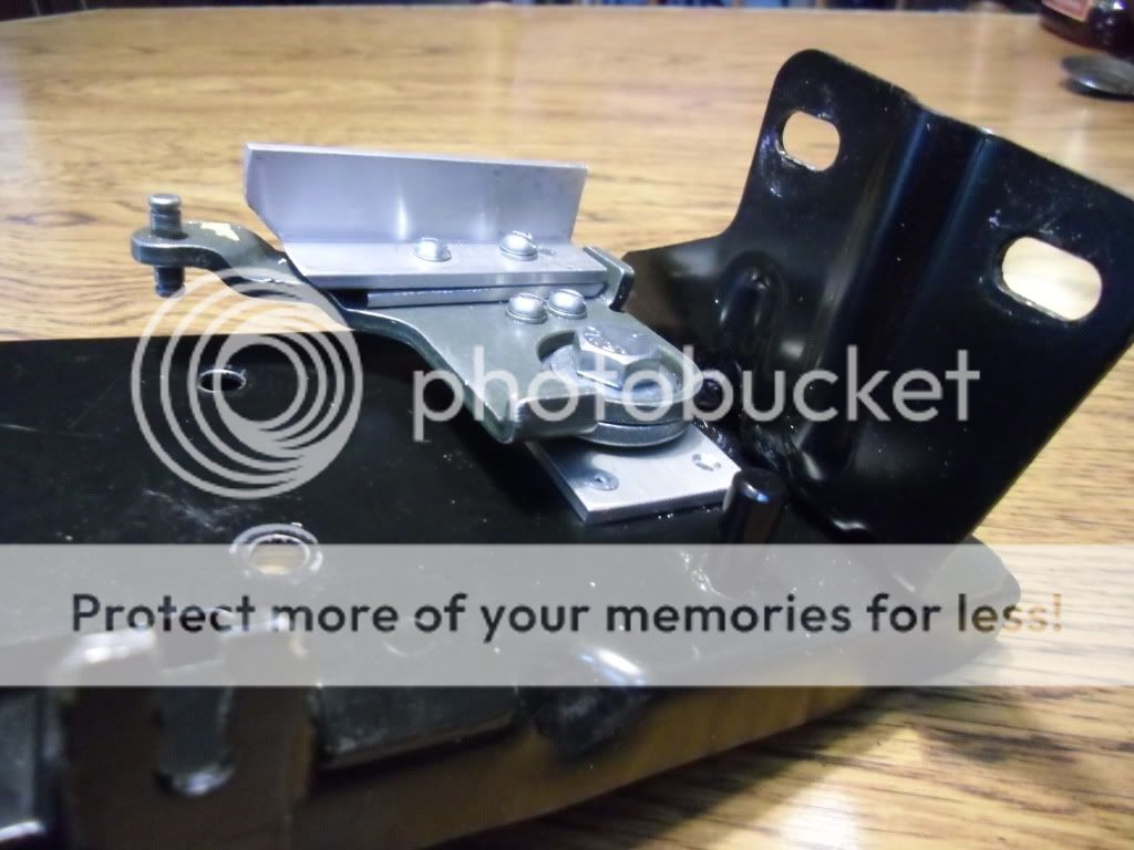 Temporary manual boot latch